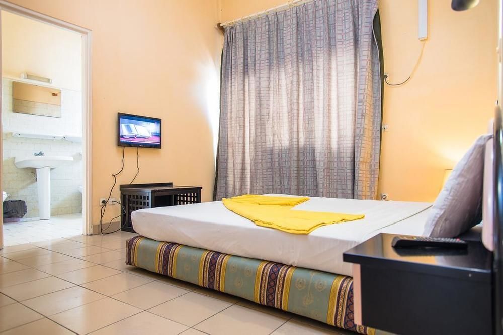 Hotel Beausejour Mirabel Bonaberi Exterior photo